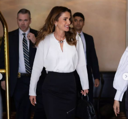الملكة رانيا تخطف الأنظار بإطلالات محتشمة في نيويورك